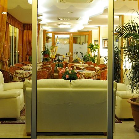 Hotel Al Prater Lignano Sabbiadoro Buitenkant foto