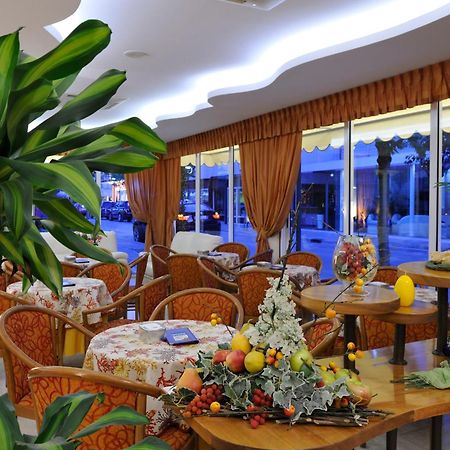 Hotel Al Prater Lignano Sabbiadoro Buitenkant foto