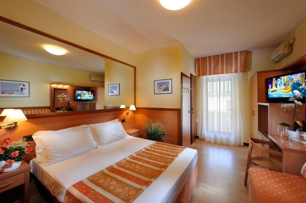 Hotel Al Prater Lignano Sabbiadoro Kamer foto