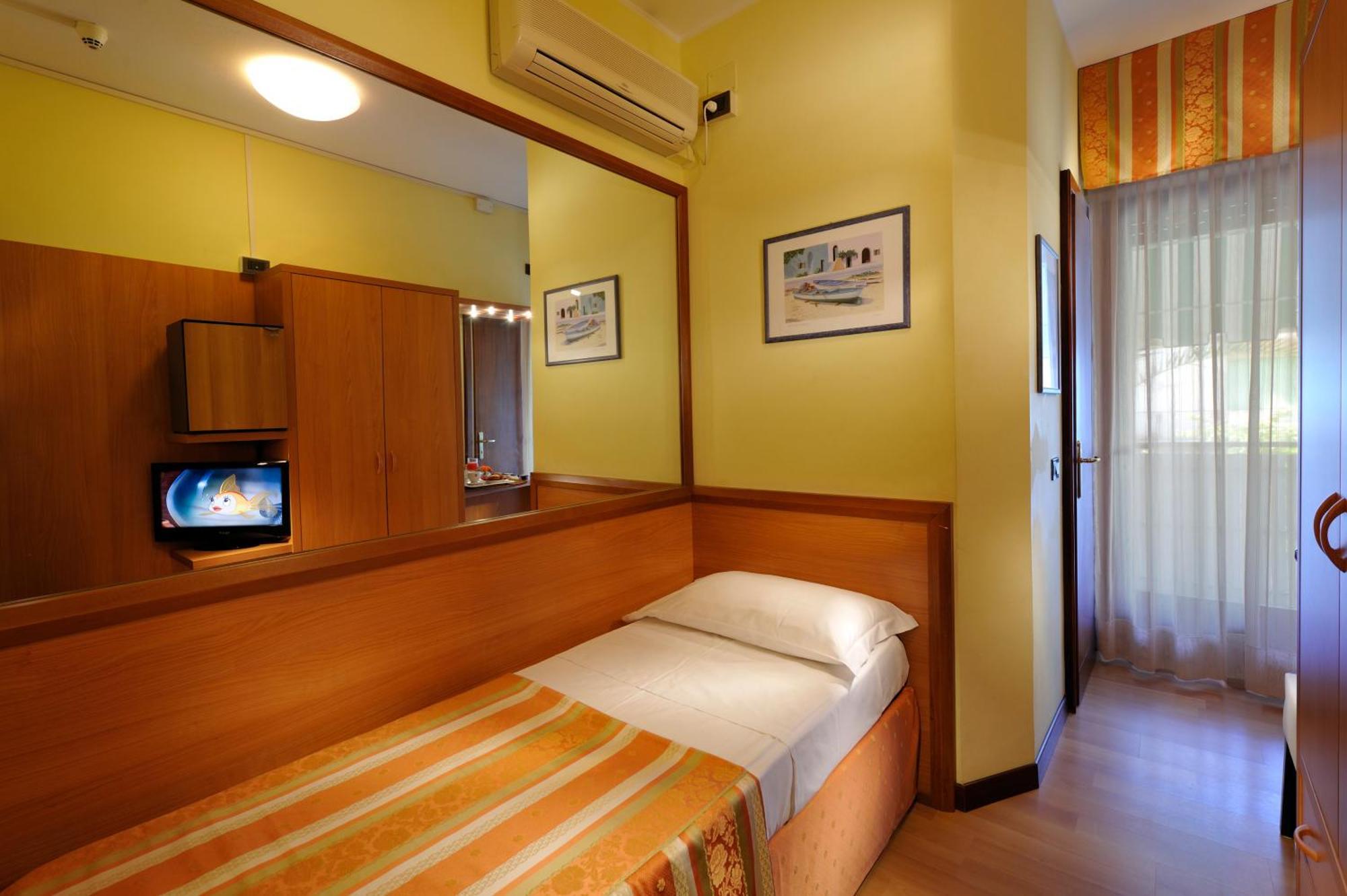 Hotel Al Prater Lignano Sabbiadoro Buitenkant foto