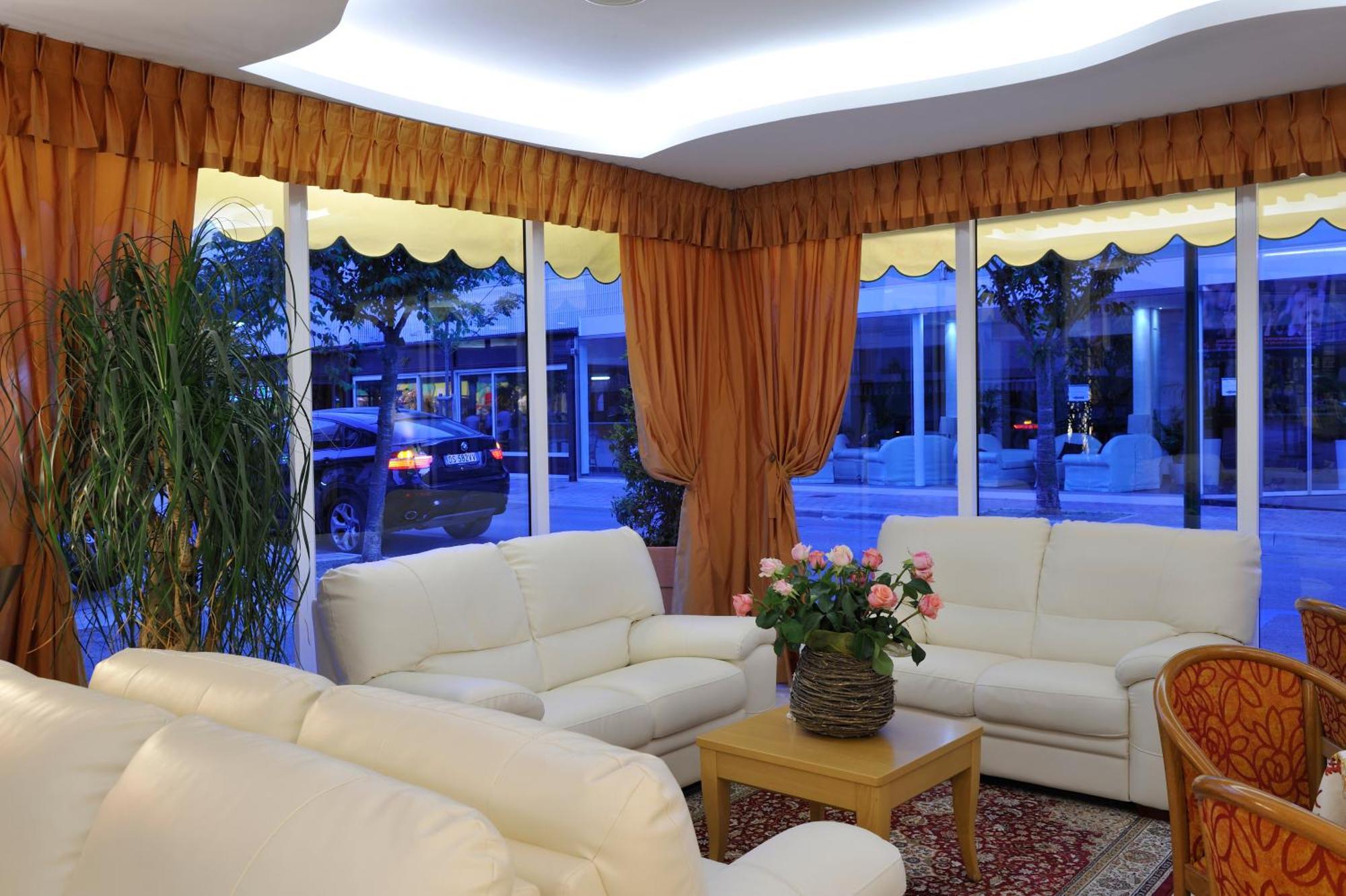 Hotel Al Prater Lignano Sabbiadoro Buitenkant foto