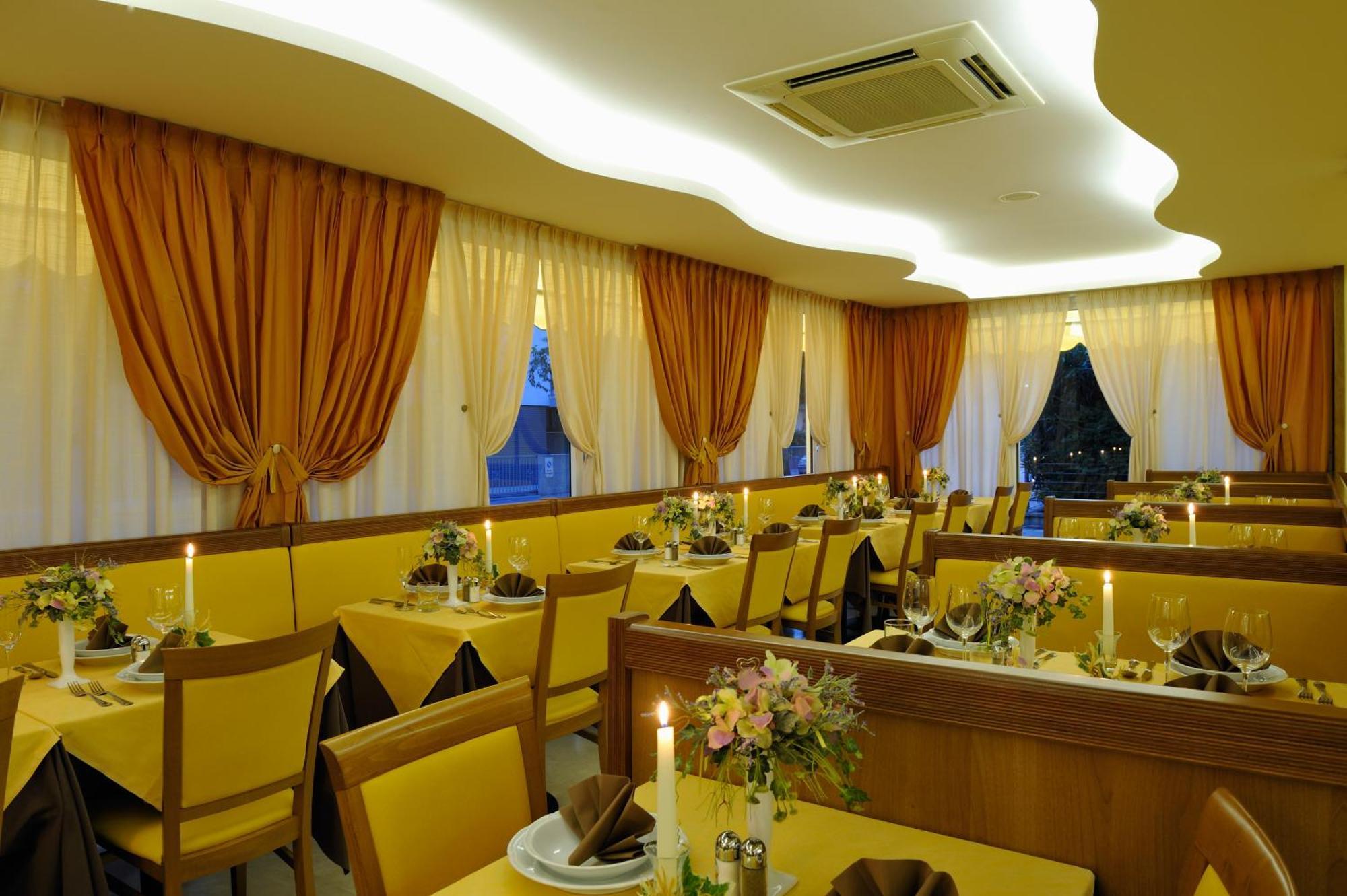 Hotel Al Prater Lignano Sabbiadoro Buitenkant foto