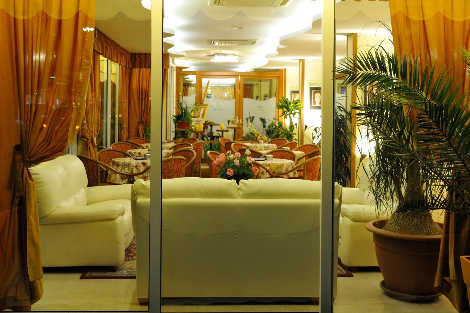 Hotel Al Prater Lignano Sabbiadoro Buitenkant foto