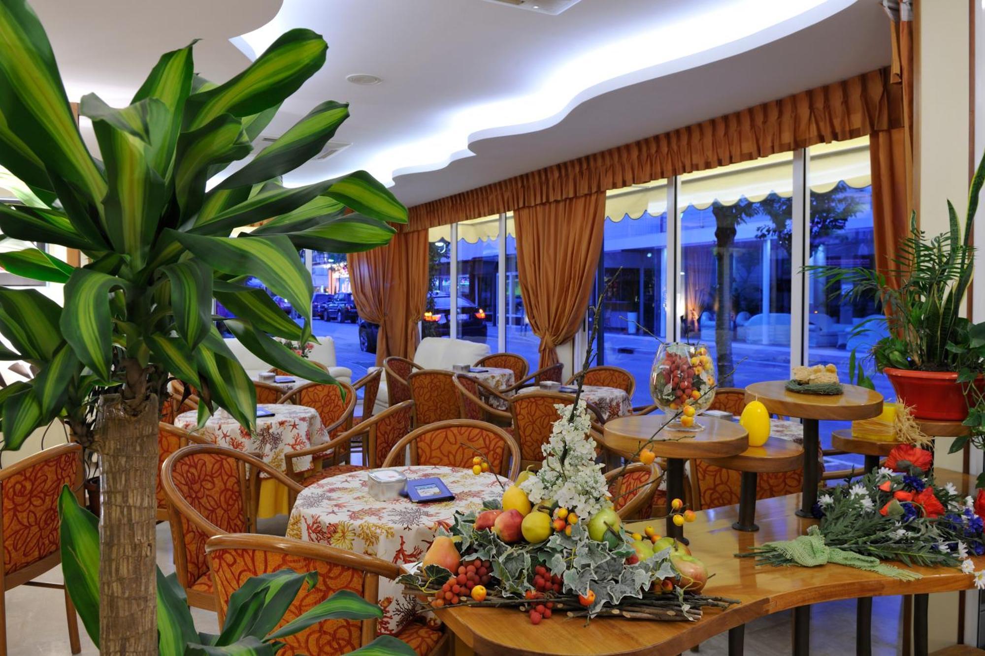Hotel Al Prater Lignano Sabbiadoro Buitenkant foto