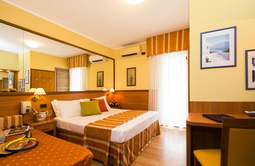 Hotel Al Prater Lignano Sabbiadoro Buitenkant foto