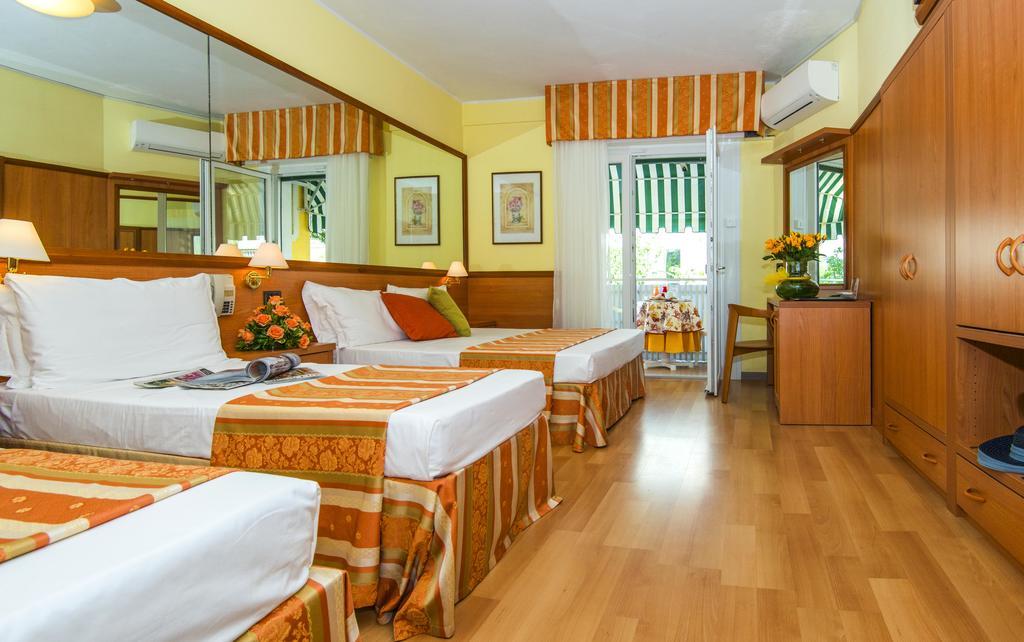 Hotel Al Prater Lignano Sabbiadoro Buitenkant foto