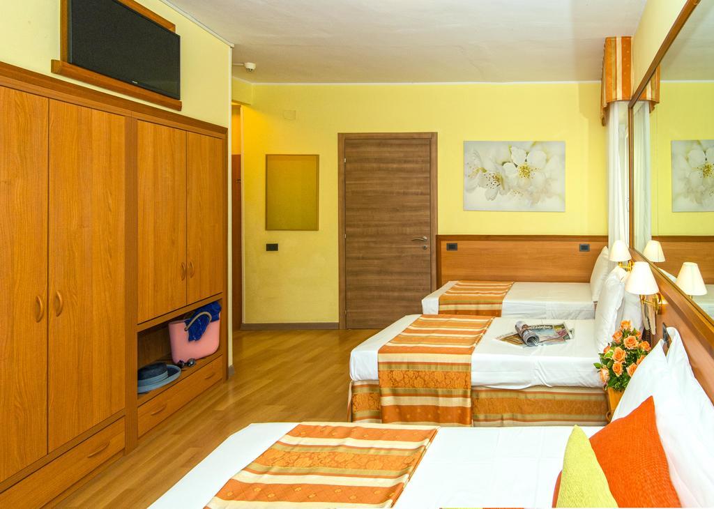 Hotel Al Prater Lignano Sabbiadoro Buitenkant foto