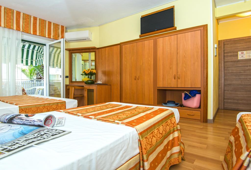 Hotel Al Prater Lignano Sabbiadoro Buitenkant foto