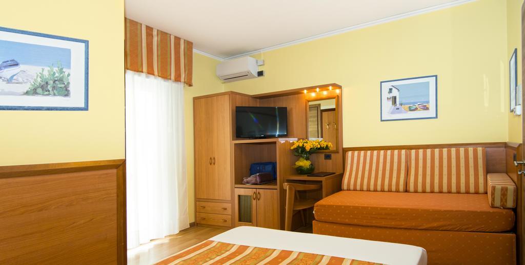 Hotel Al Prater Lignano Sabbiadoro Buitenkant foto
