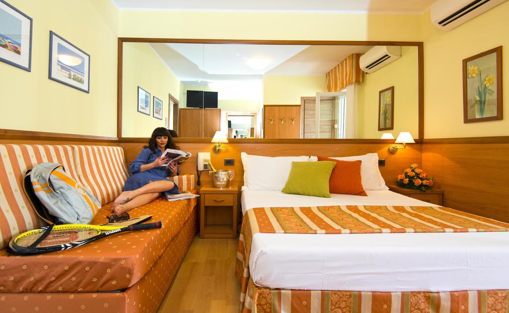 Hotel Al Prater Lignano Sabbiadoro Buitenkant foto