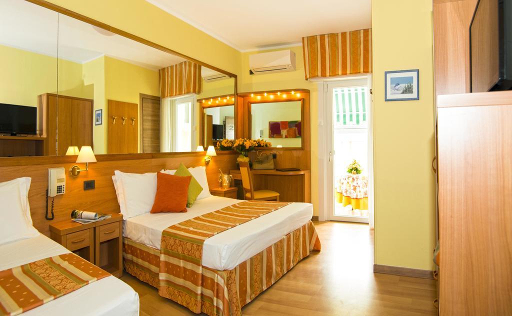 Hotel Al Prater Lignano Sabbiadoro Buitenkant foto