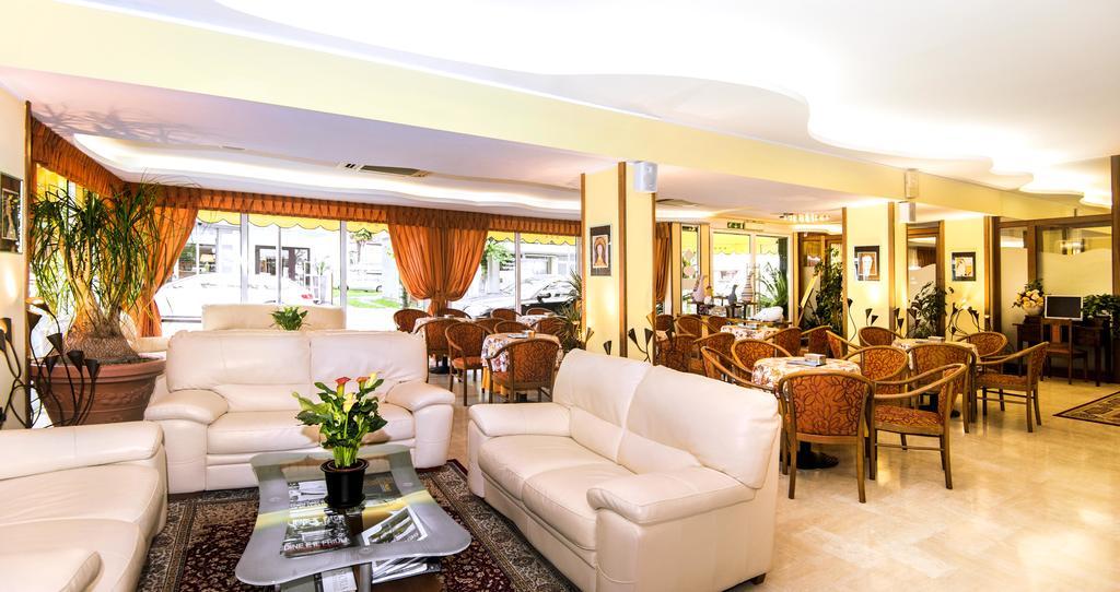 Hotel Al Prater Lignano Sabbiadoro Buitenkant foto