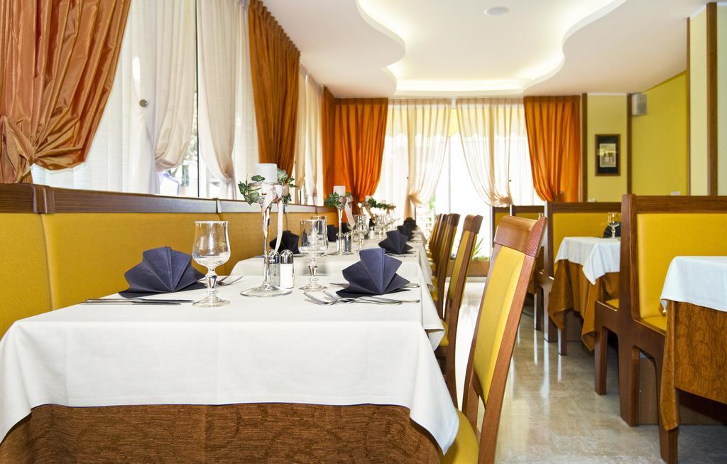Hotel Al Prater Lignano Sabbiadoro Buitenkant foto