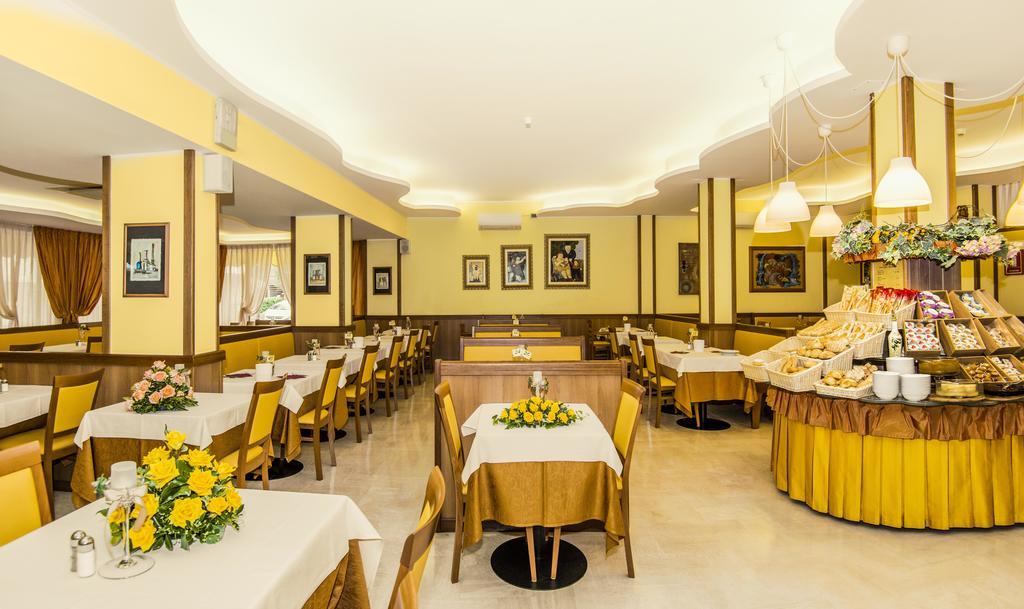 Hotel Al Prater Lignano Sabbiadoro Buitenkant foto