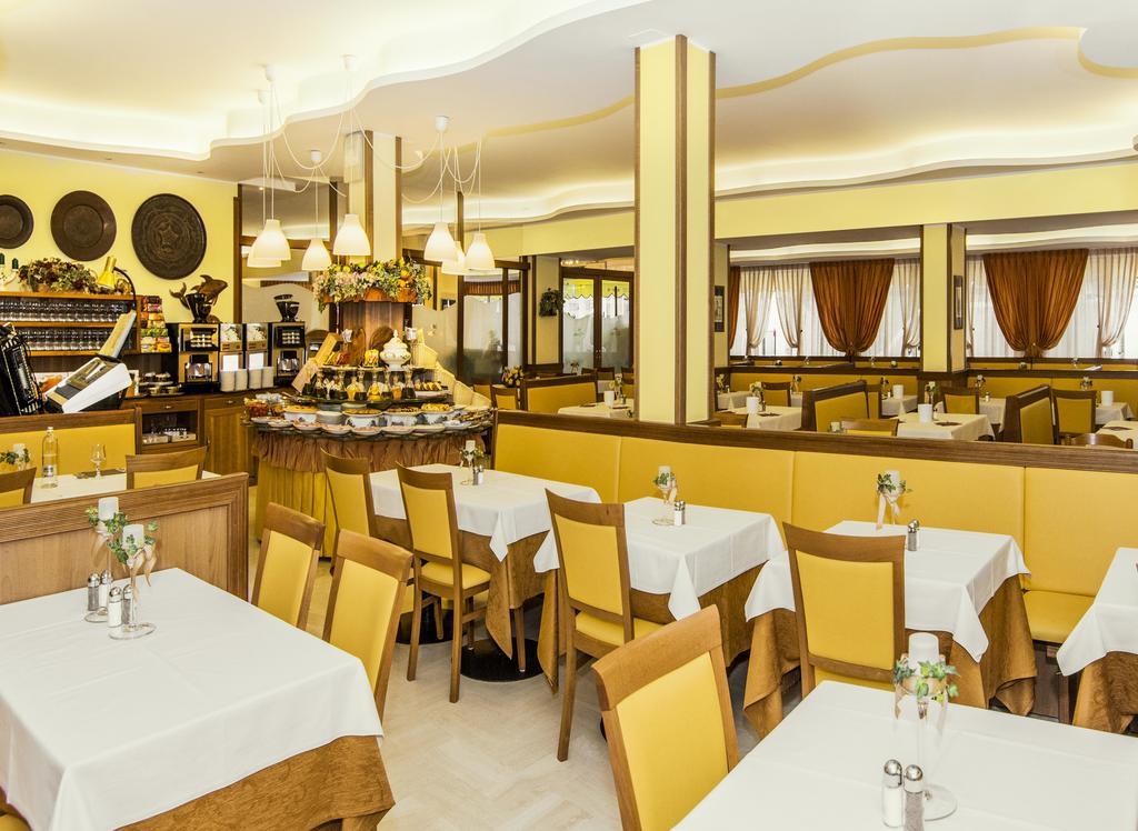 Hotel Al Prater Lignano Sabbiadoro Buitenkant foto